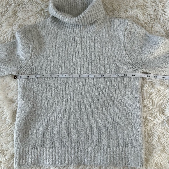 Brandy Melville Wool Blend Cassia Turtleneck Sweater - Picture 8 of 9